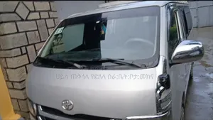 Photo - Toyota HiAce 2007 Silver