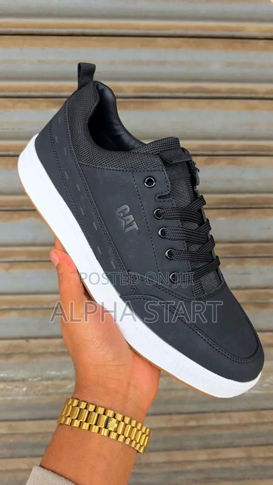  Cat Flat Sneakers 
 Made in Vietnam