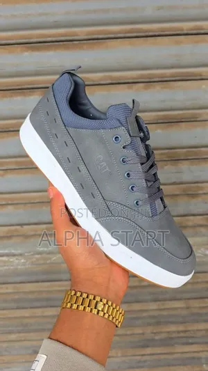  Cat Flat Sneakers 
 Made in Vietnam