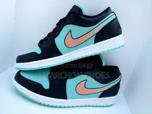 Photo - Nike Air Jordan 1 Low Se “Tropical Twist”
