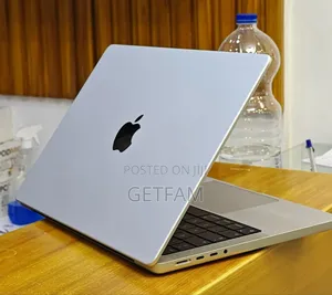 New Laptop Apple MacBook Pro M1 16GB Apple M1 Pro SSD 1T