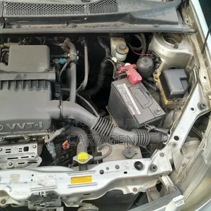 Toyota Platz 2001 Silver