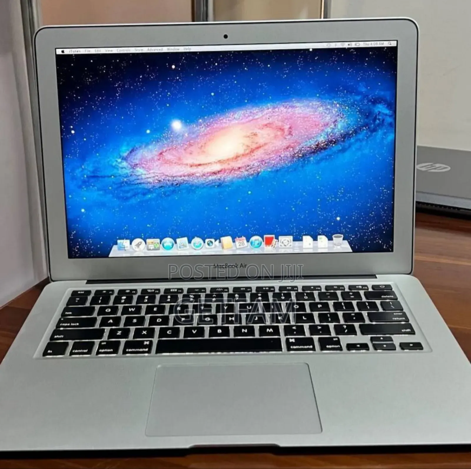 New Laptop Apple MacBook 2015 8GB Intel Core I5 SSD 256GB