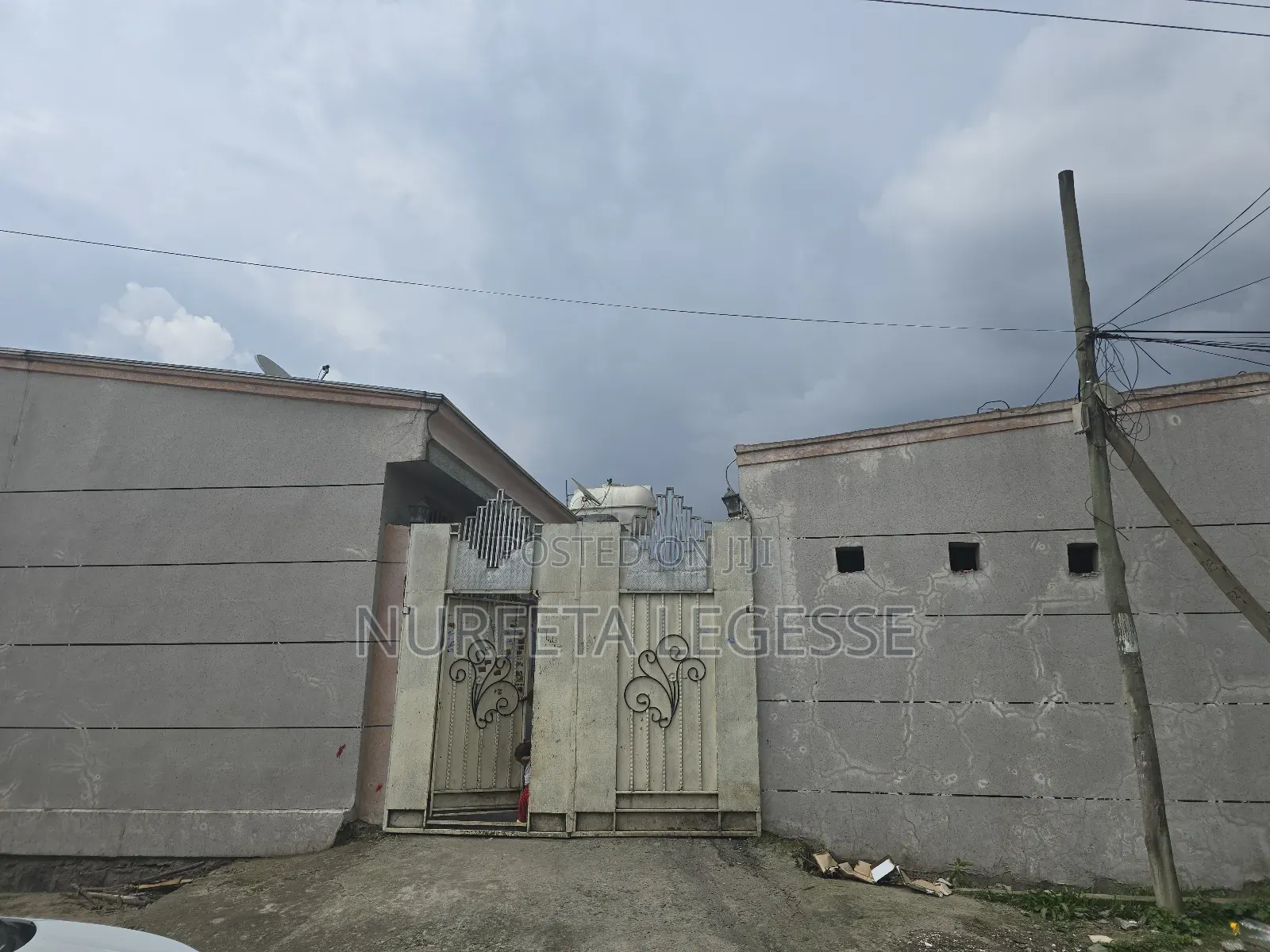 12bdrm House in Hana Mariam, Nifas Silk-Lafto for sale