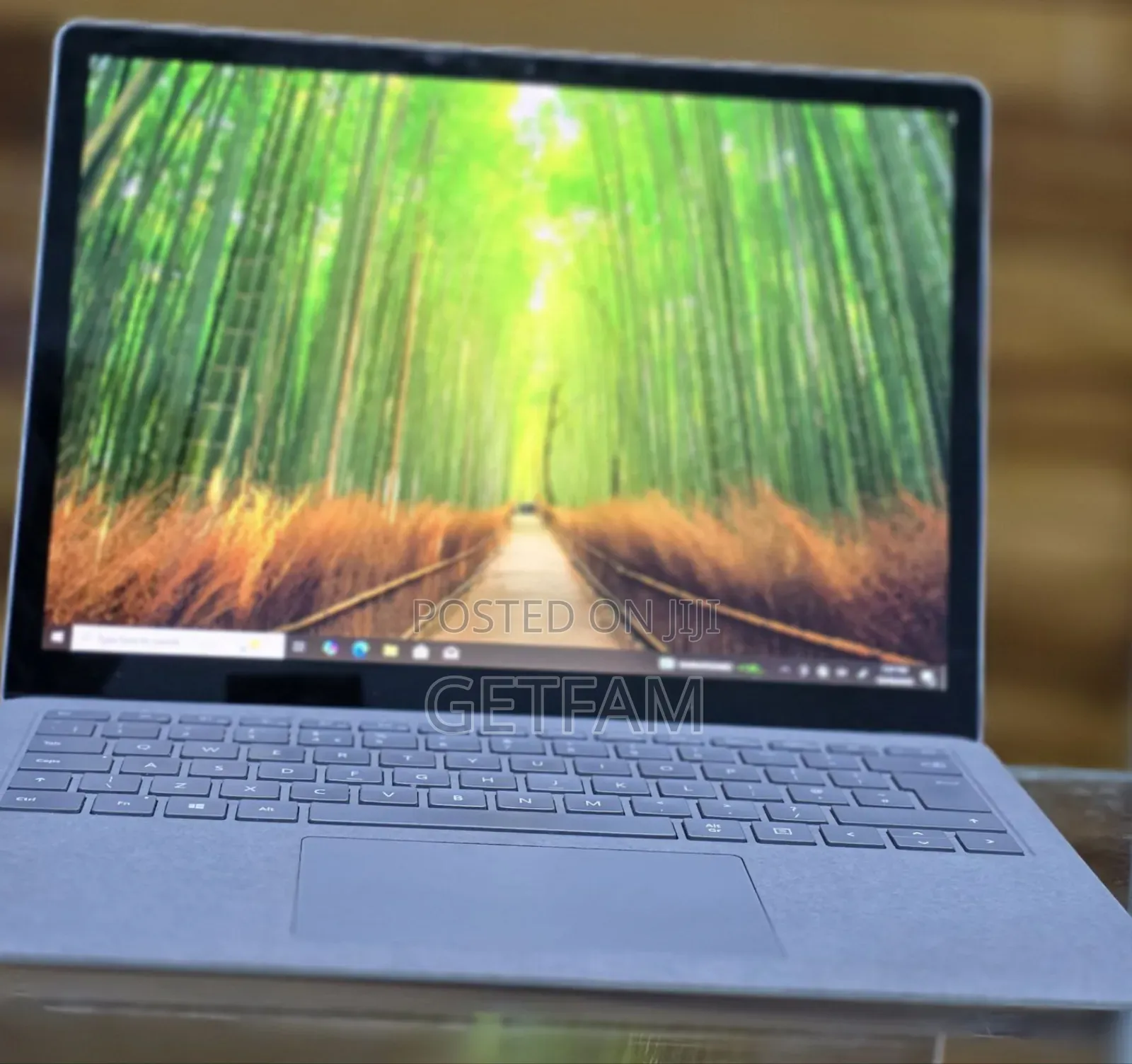 New Laptop Microsoft Surface 8GB Intel Core I5 SSD 512GB