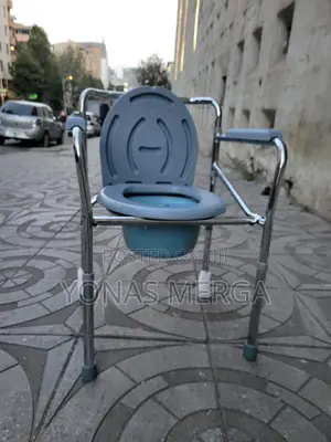 Photo - Bathroom / Raised Toilet Seats炊範shower Chair幃狼3-in-1 Basic Commode