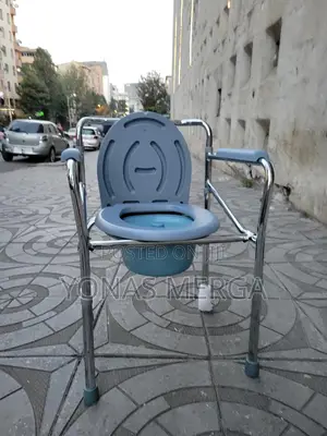 Photo - Toilet Chair瞿雀pot//Effortlessly Transformed Into a Toilet Safety Frame