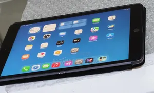 Photo - New Apple iPad Pro (2022) 128 GB Silver