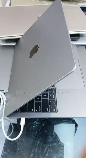 New Laptop Apple MacBook Air 2022 M2 8GB Apple M2 SSD 256GB