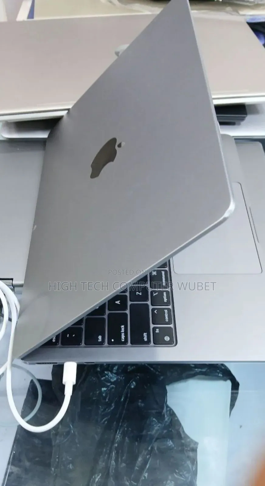 New Laptop Apple MacBook Air 2022 M2 8GB Apple M2 SSD 256GB