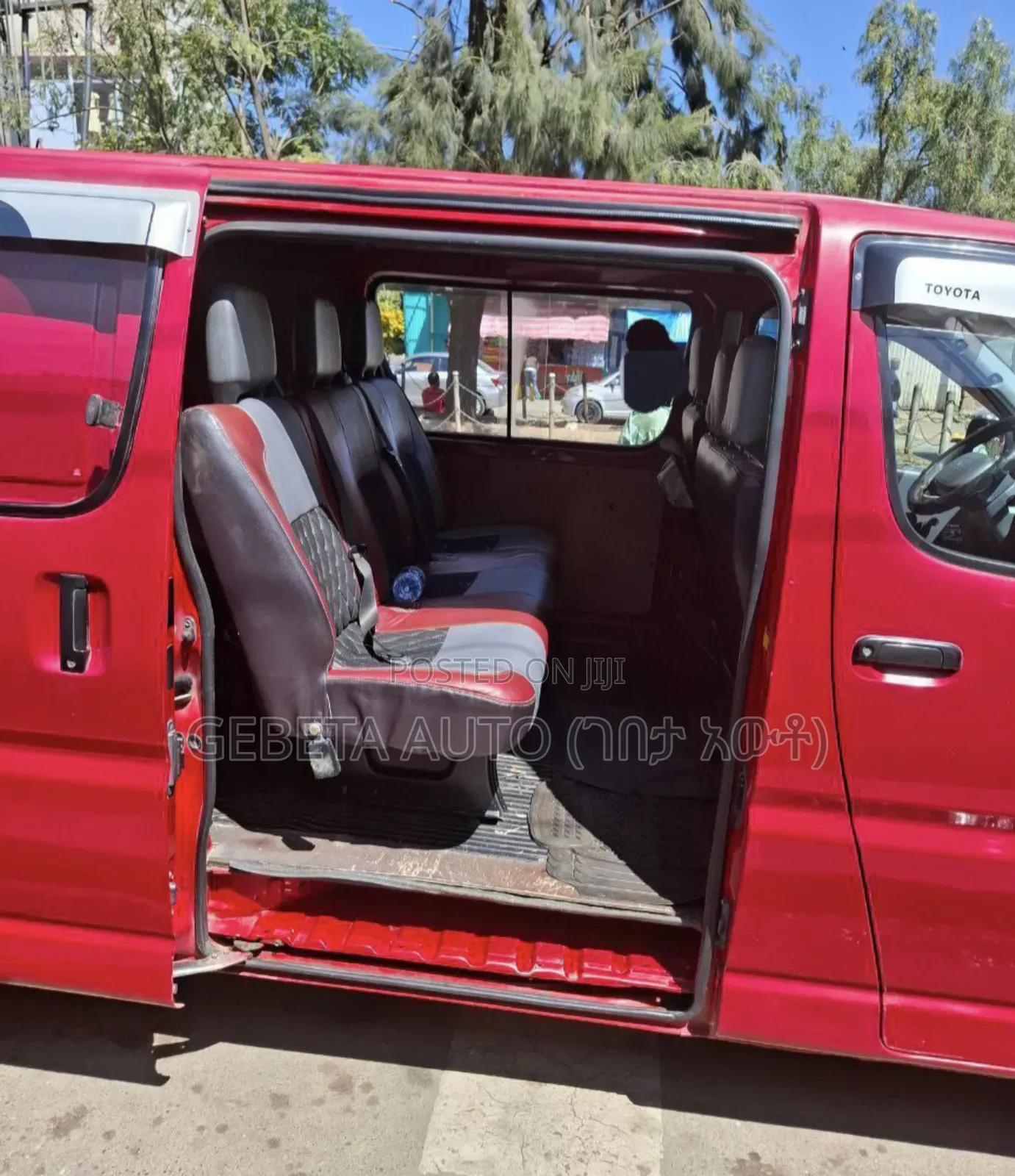 Toyota HiAce 2006 Red