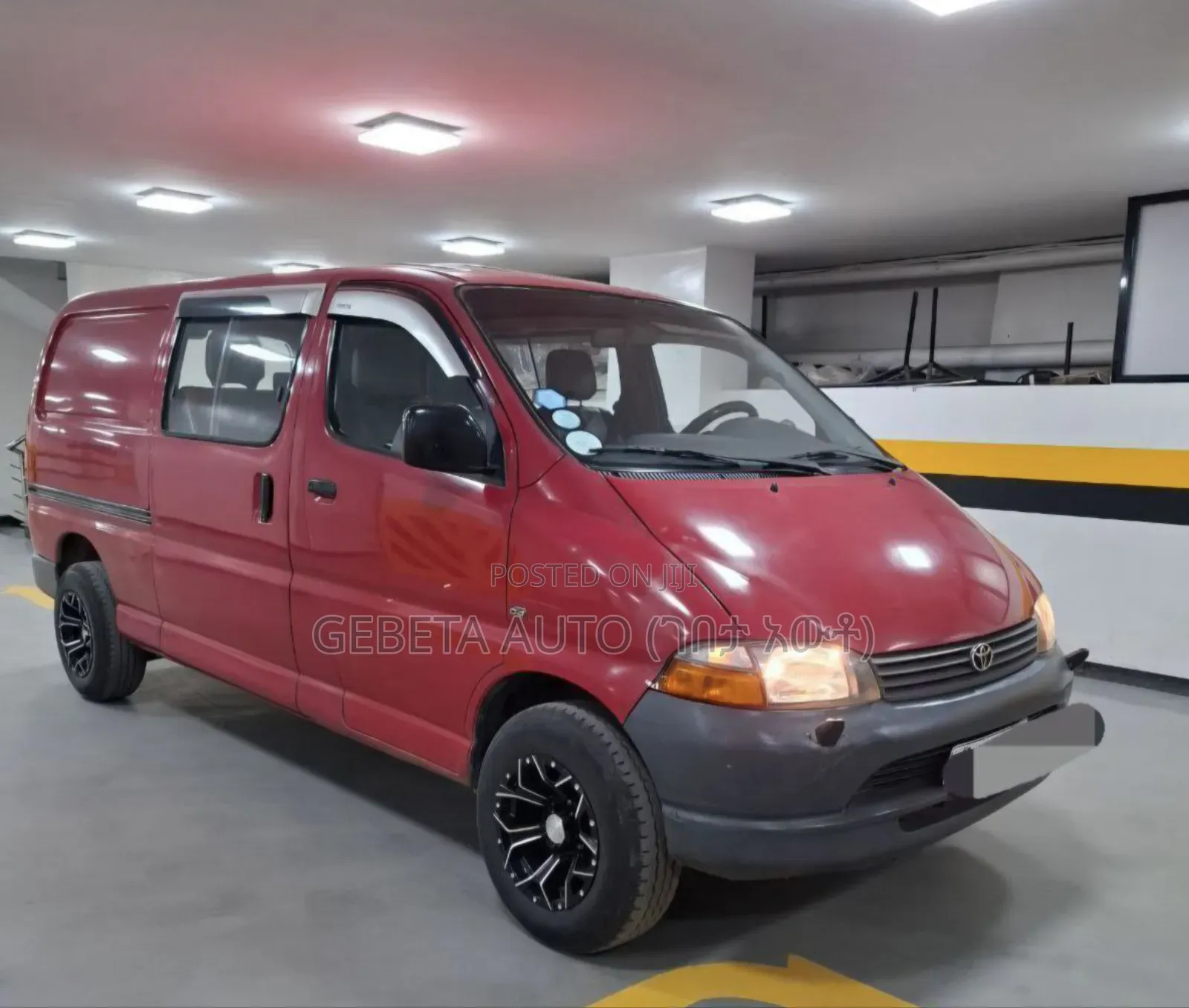 Toyota HiAce 2006 Red
