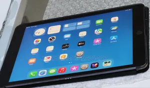 Photo - New Apple iPad (2022) 128 GB Gray