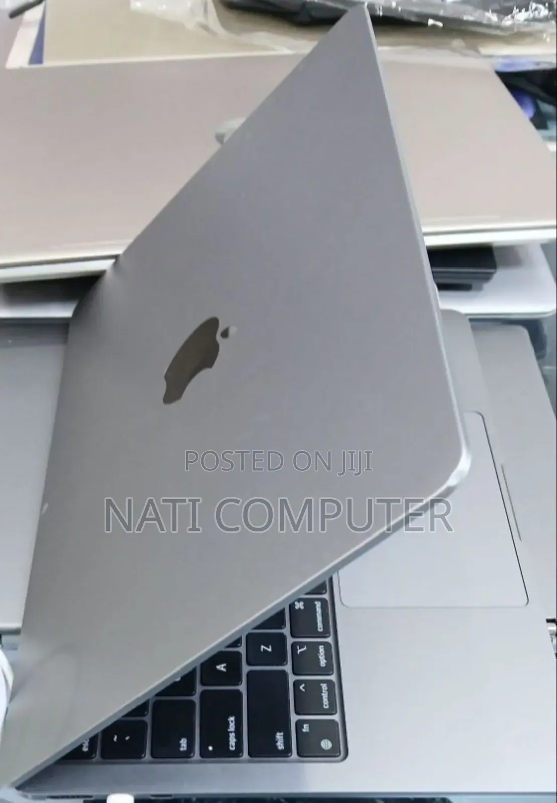 New Laptop Apple MacBook Air 2022 M2 8GB Intel Core I5 SSD 256GB