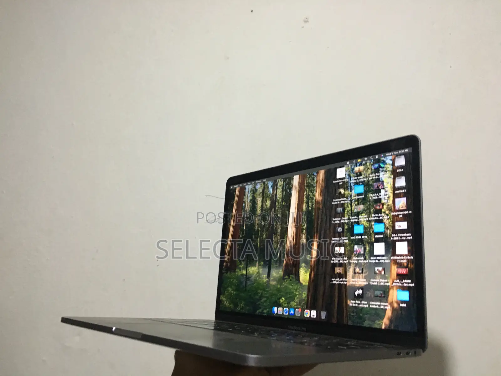 New Laptop Apple MacBook 2018 16GB Intel Core I7 SSD 512GB