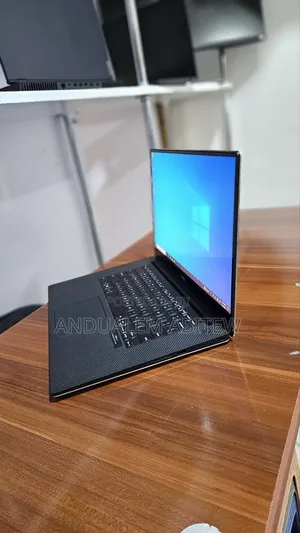 Photo - New Laptop Dell XPS 15 16GB Intel Core I7 SSD 512GB