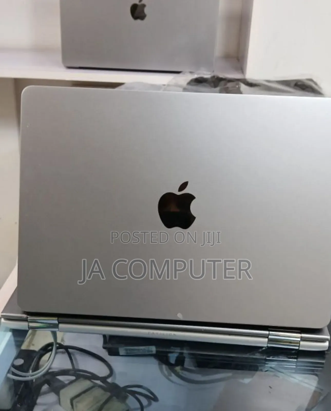 New Laptop Apple MacBook Air 2022 M2 8GB Apple M2 SSD 256GB