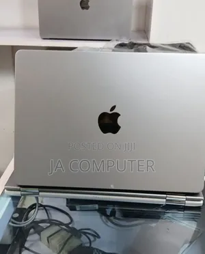 New Laptop Apple MacBook Air 2022 M2 8GB Apple M2 SSD 256GB