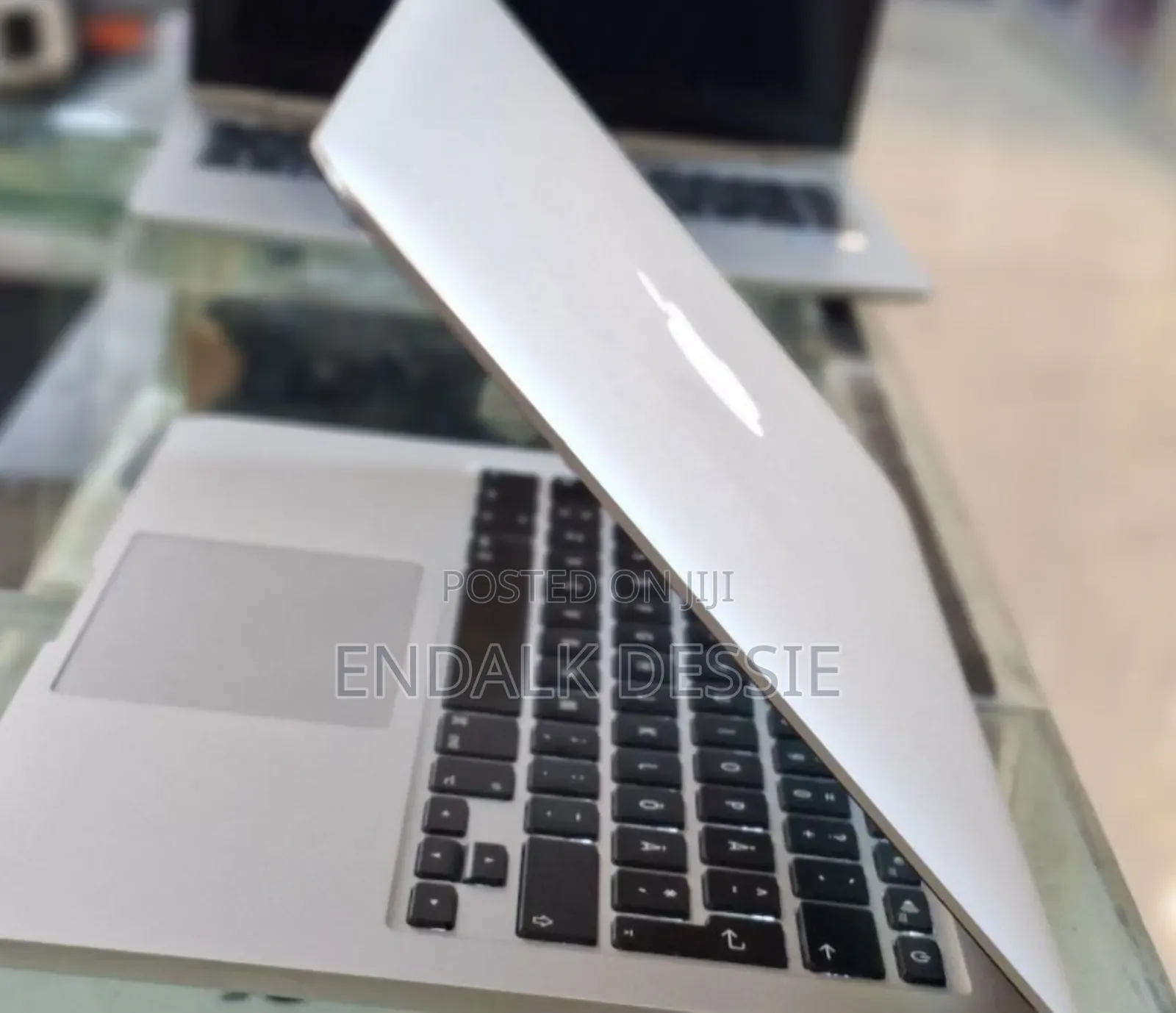New Laptop Apple MacBook Pro 8GB Intel Core I7 SSD 256GB