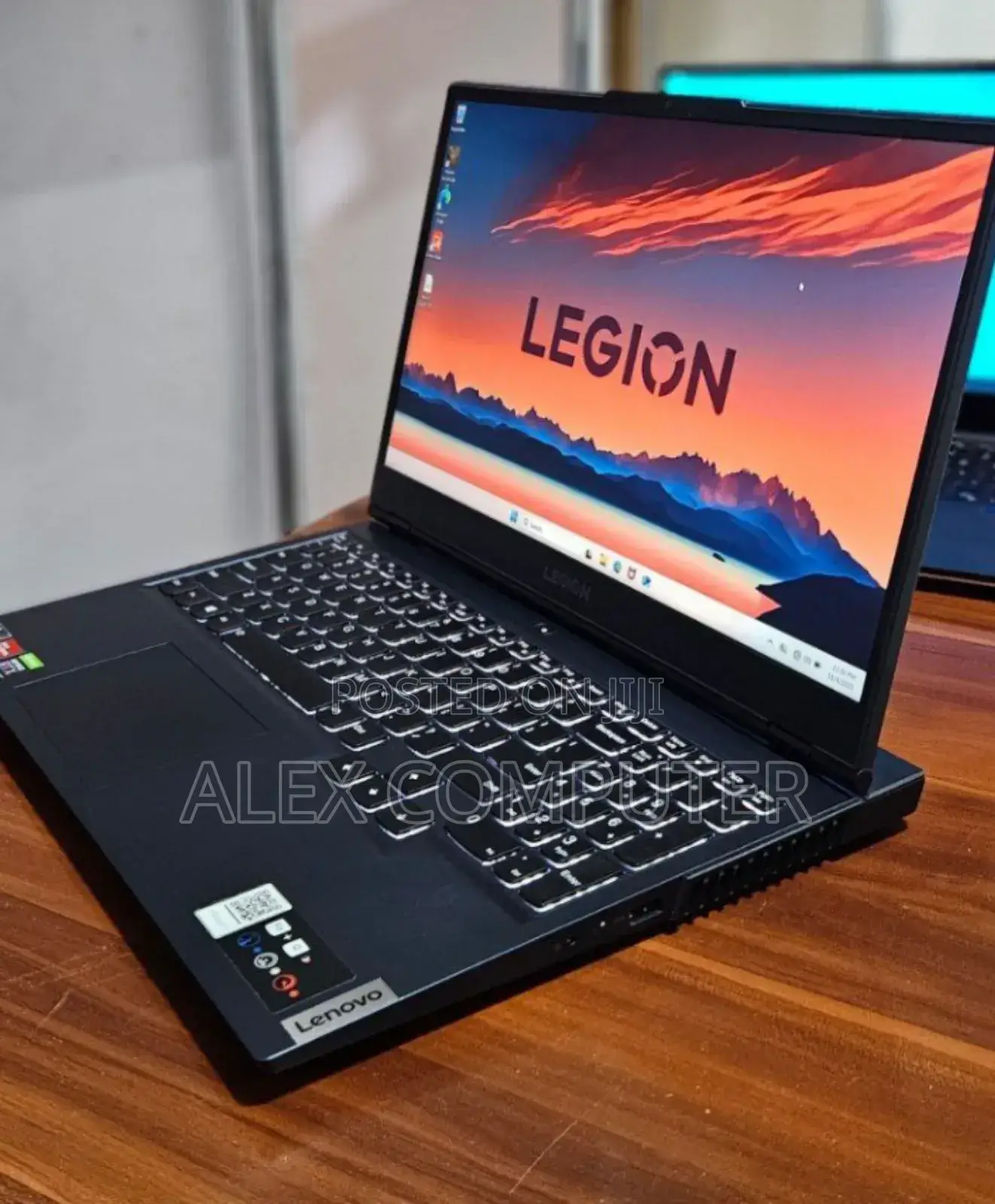 New Laptop Lenovo Legion 5 16GB AMD Ryzen 5 SSD 512GB