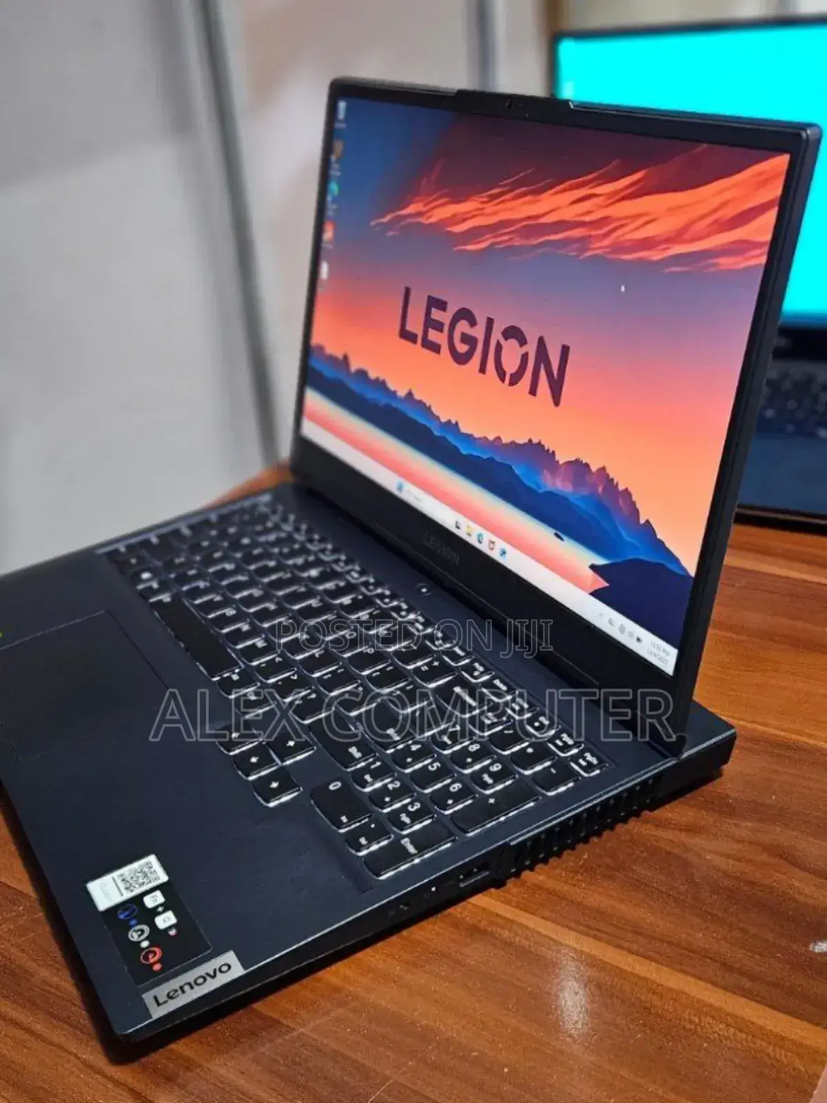 New Laptop Lenovo Legion 5 16GB AMD Ryzen 5 SSD 512GB