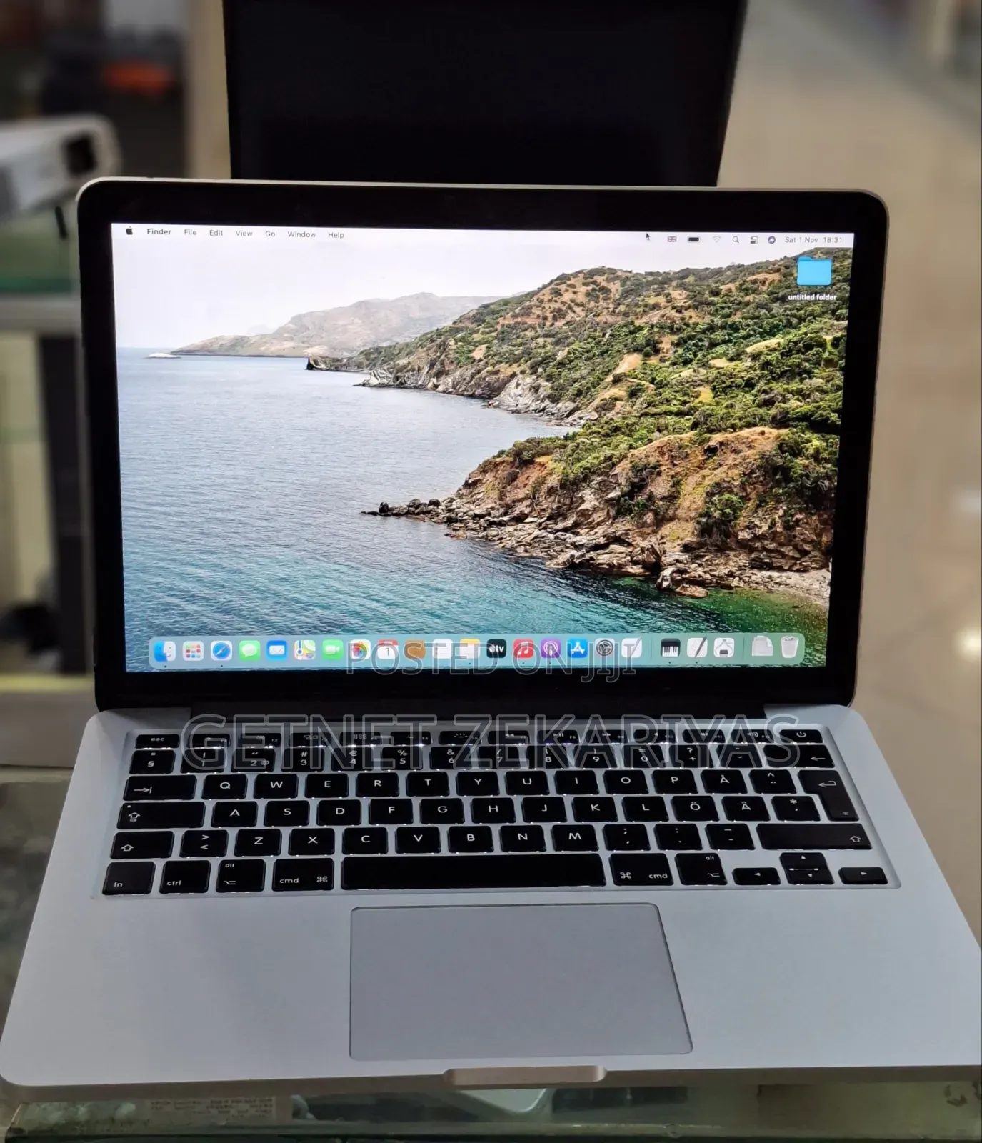 New Laptop Apple MacBook Pro 2014 8GB Intel Core I7 SSD 256GB