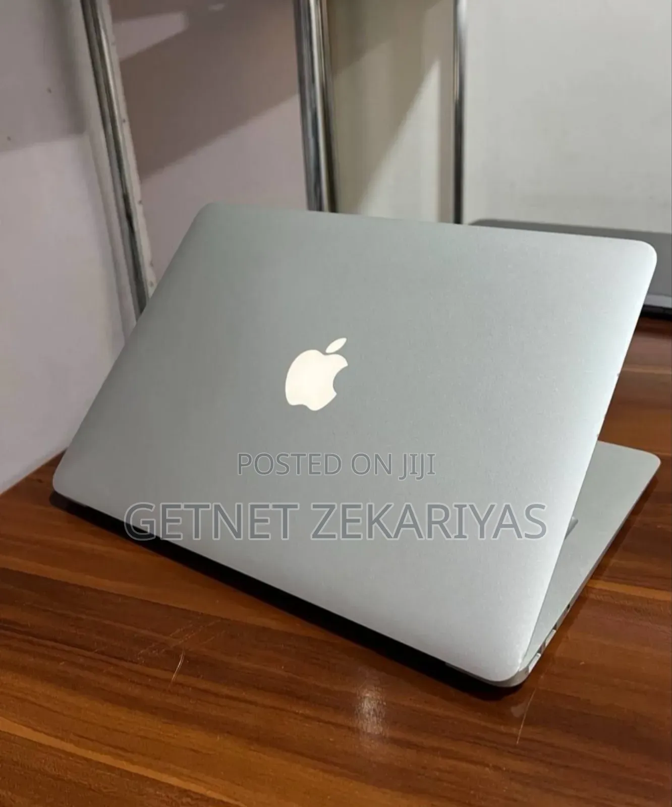 New Laptop Apple MacBook Air 2015 8GB Intel Core I5 SSD 256GB