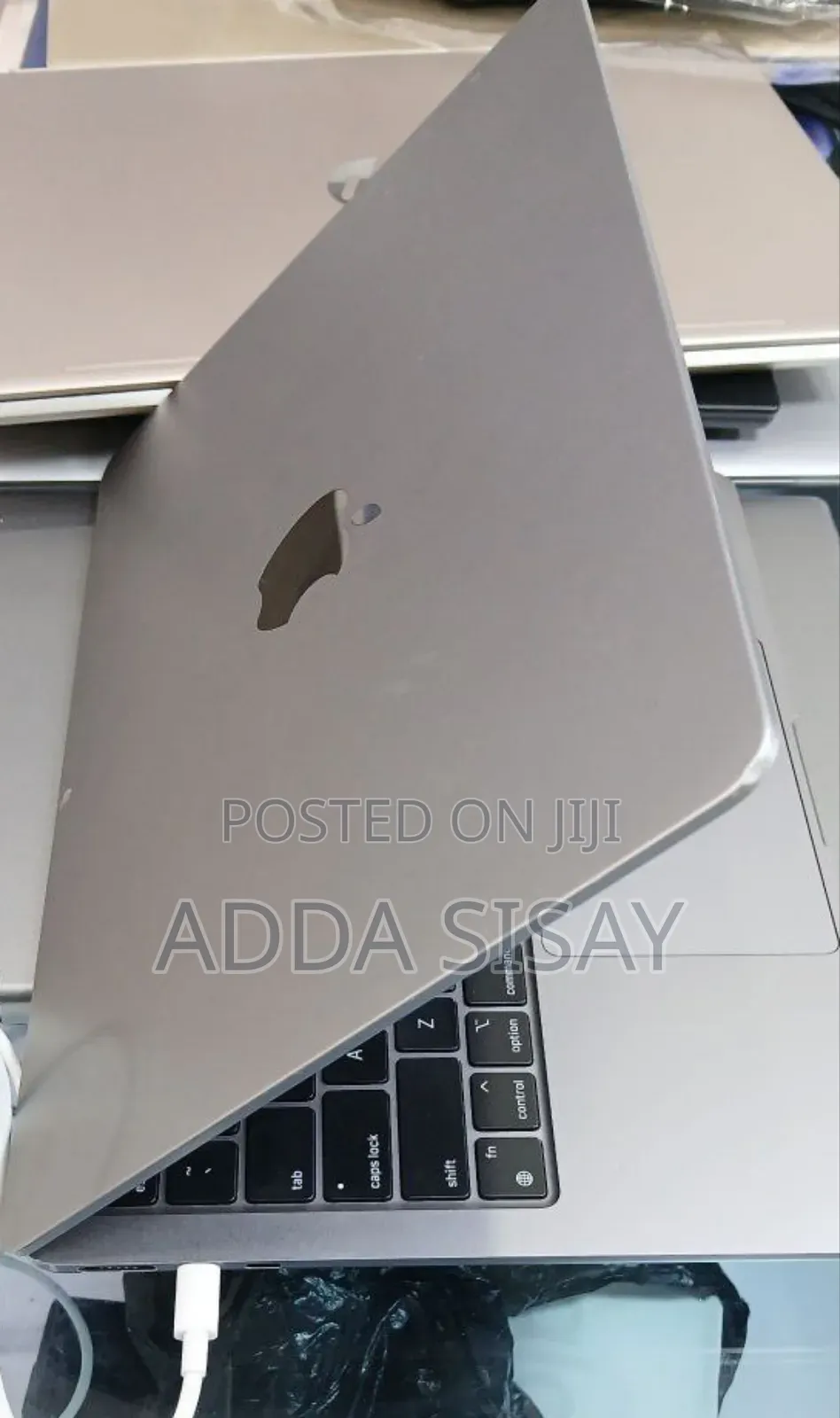 New Laptop Apple MacBook Air 2022 M2 8GB Intel Core I5 SSD 256GB