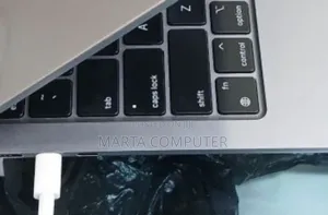 Photo - New Laptop Apple MacBook Pro M1 8GB Intel Core I5 SSD 256GB