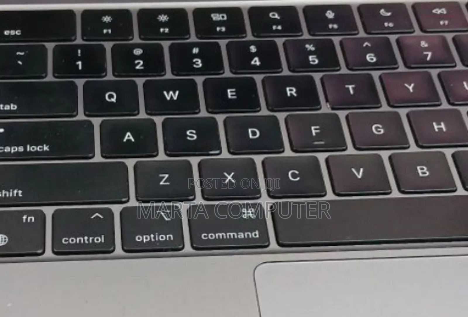 New Laptop Apple MacBook Pro M1 8GB Intel Core I5 SSD 256GB