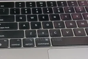 New Laptop Apple MacBook Pro M1 8GB Intel Core I5 SSD 256GB