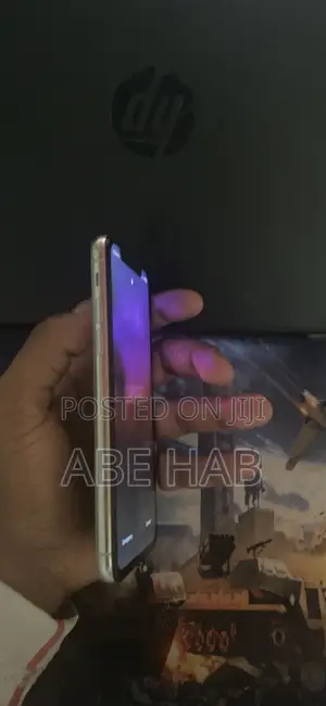 Apple iPhone XS 64 GB White