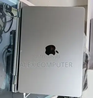 New Laptop Apple MacBook Air 2022 M2 8GB Apple M2 SSD 256GB