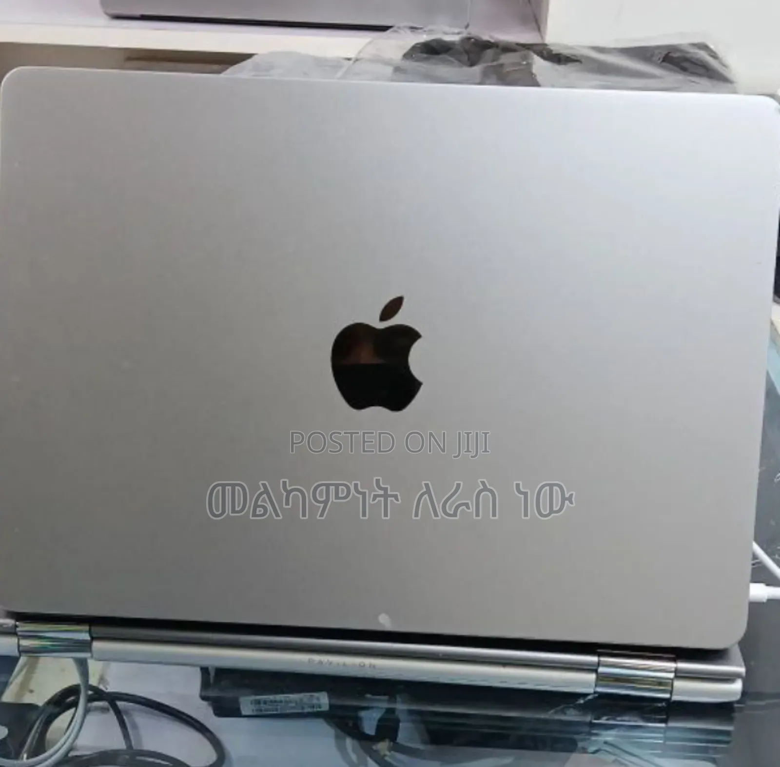 New Laptop Apple MacBook Air 2022 M2 8GB Apple M2 SSD 256GB