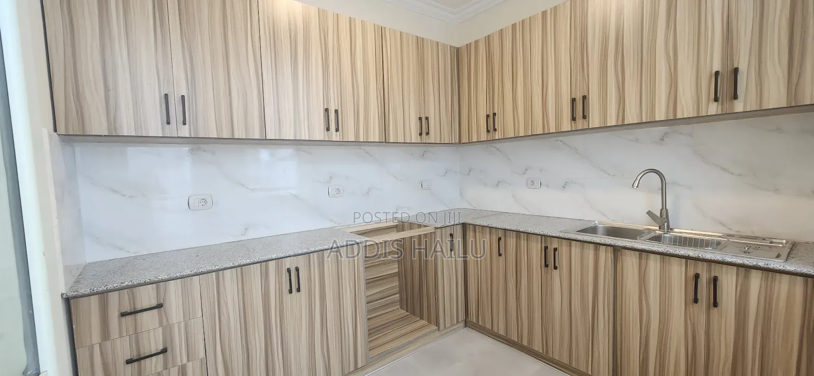 5bdrm House in Country Club, Yeka for rent