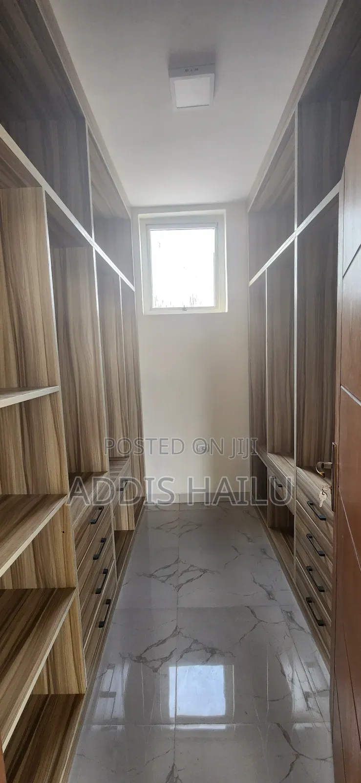 5bdrm House in Country Club, Yeka for rent