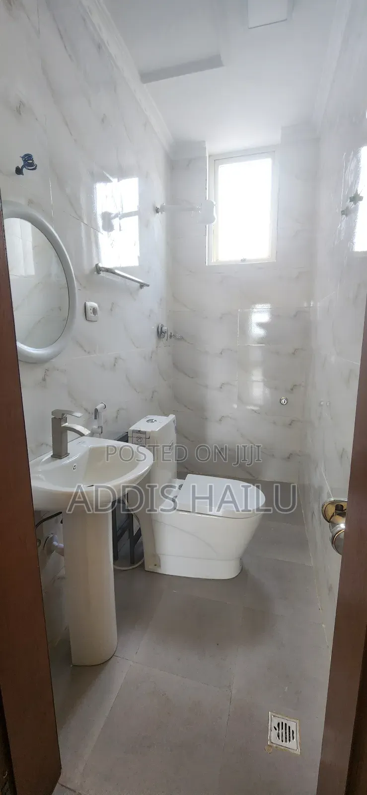 5bdrm House in Country Club, Yeka for rent