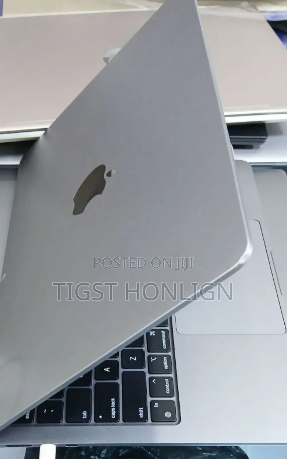 New Laptop Apple MacBook Air 2020 8GB Apple M2 SSD 256GB