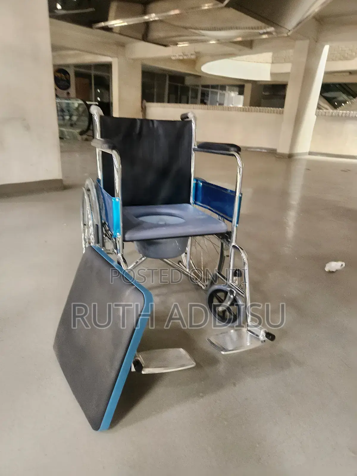 Commode Wheelchair寄生commode Wheelchair者或commode Wheelchair協調wheelchair