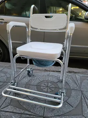 Photo - Wheeled Commodes鄩፰adjustable Mobile Commode橕฿Bath Chair, Wheelchair