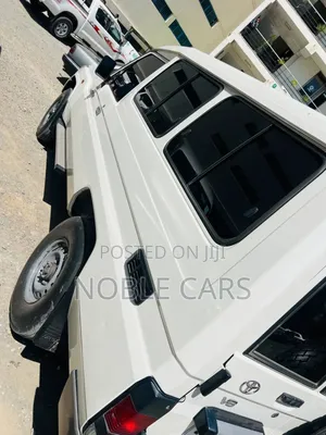 Toyota Land Cruiser 2018 White