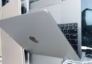 Photo - New Laptop Apple MacBook Air 2022 M2 8GB Apple M2 SSD 256GB