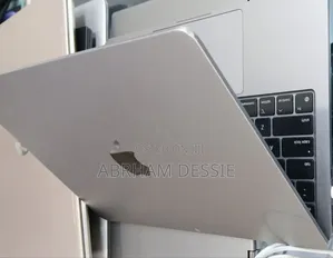 New Laptop Apple MacBook Air 2022 M2 8GB Apple M2 SSD 256GB