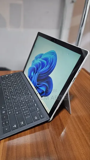 New Laptop Microsoft Surface Pro 7 8GB Intel Core I5 SSD 128GB