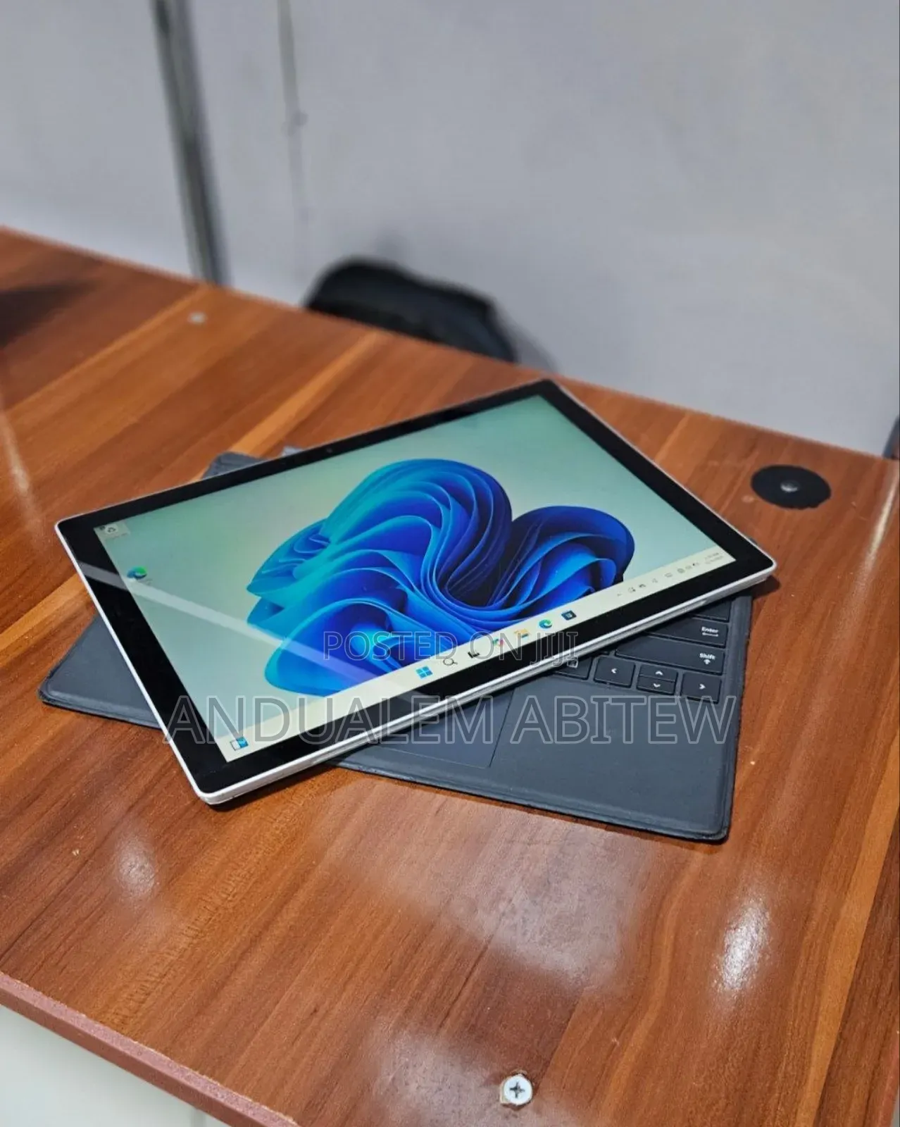 New Laptop Microsoft Surface Pro 7 8GB Intel Core I5 SSD 128GB