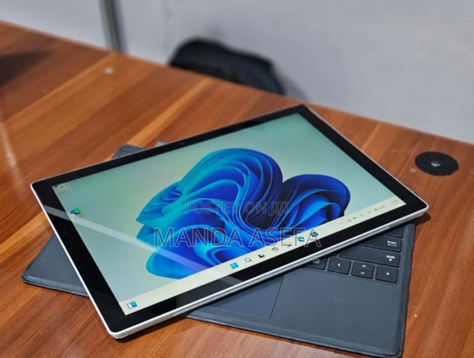 New Laptop Microsoft Surface Pro 7 8GB Intel Core I5 SSD 128GB