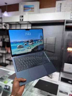 Photo - New Laptop Apple MacBook Air 2022 M2 8GB SSD 256GB