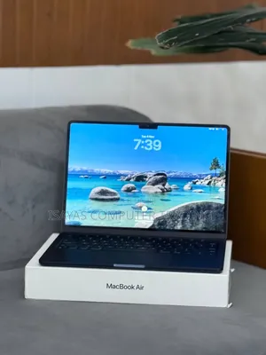 New Laptop Apple MacBook Air 2022 M2 8GB SSD 256GB