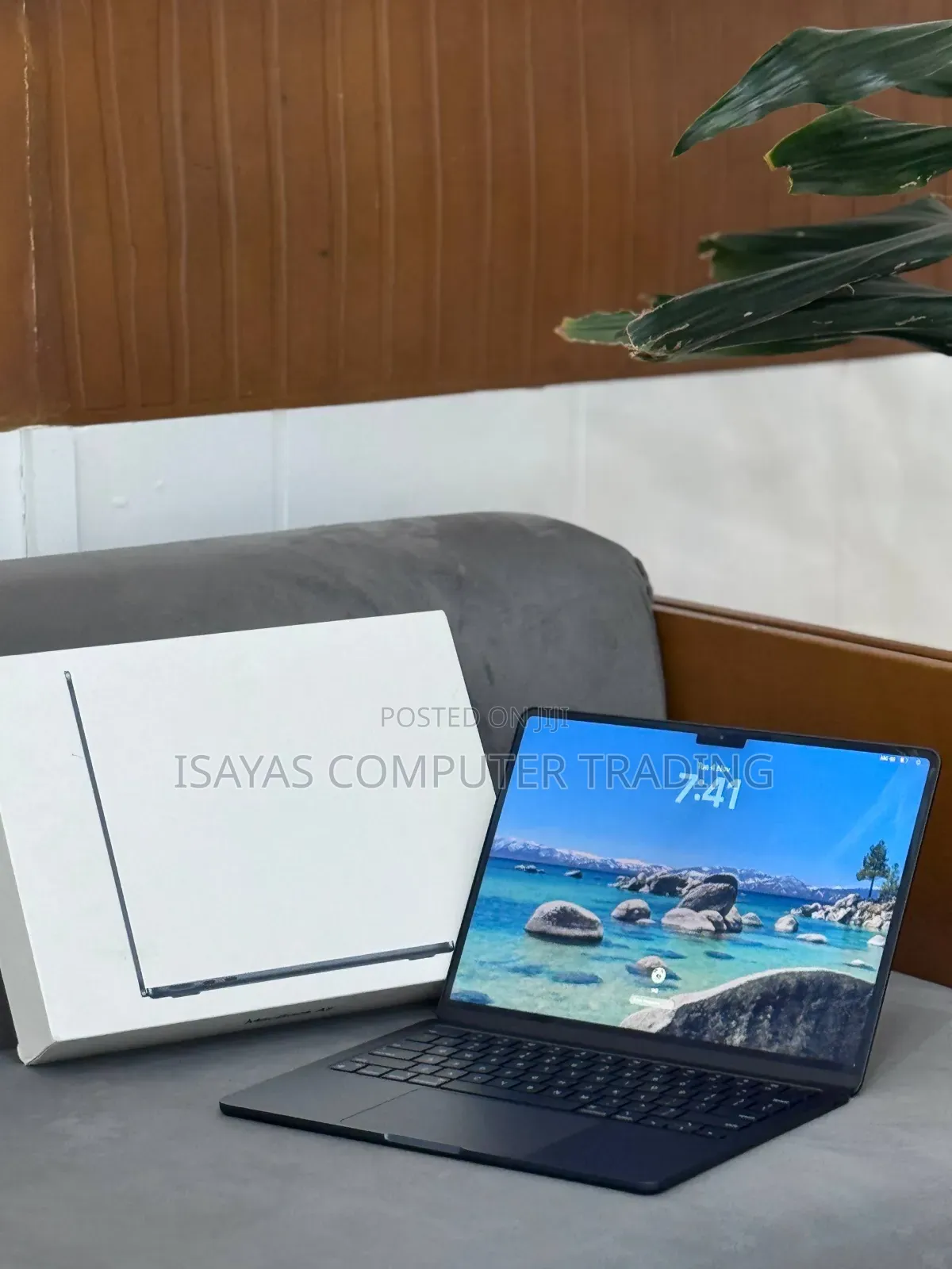 New Laptop Apple MacBook Air 2022 M2 8GB SSD 256GB