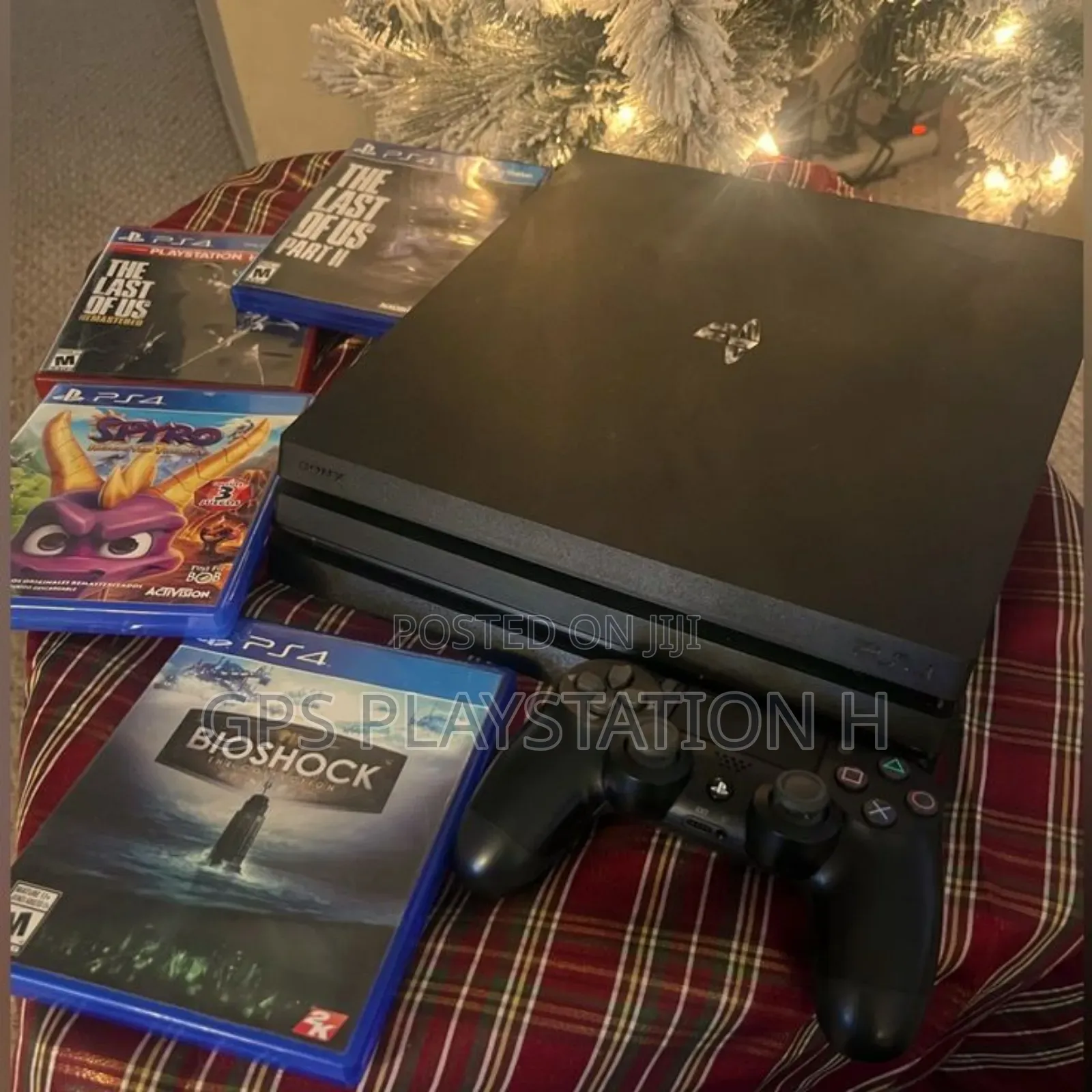 Playstation 4 Pro Ultra Graphics and 5 Games Installed Injoy It